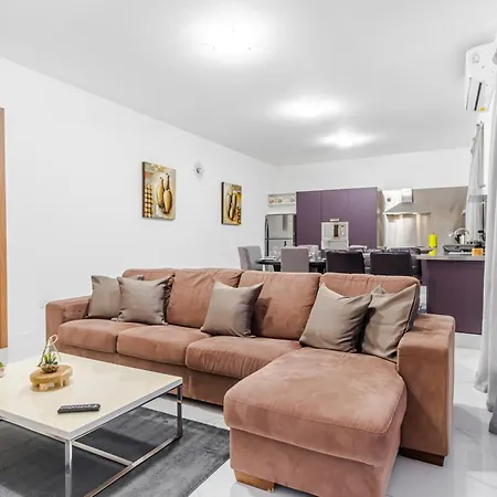 Spacious Mellieha 3Br Apartment With Big Balcony And Prime Location Exterior photo