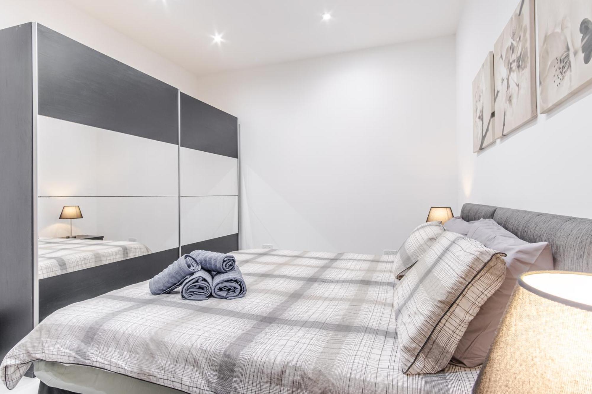 Spacious 3br With Big Balcony And Prime Location * المليحة